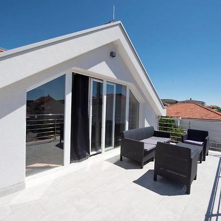 Sunny Attic Apartment With Balcony & Modern City Apartment With Outdoor Area, No Balcony Traù Esterno foto