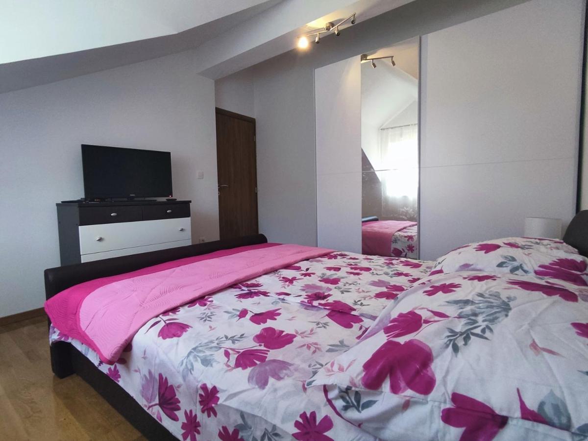 Sunny Attic Apartment With Balcony & Modern City Apartment With Outdoor Area, No Balcony Traù Esterno foto