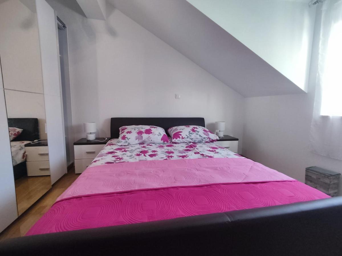 Sunny Attic Apartment With Balcony & Modern City Apartment With Outdoor Area, No Balcony Traù Esterno foto