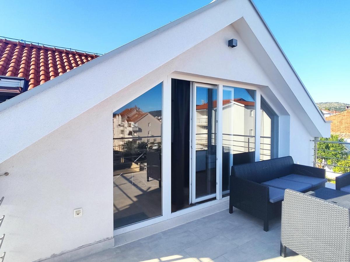 Sunny Attic Apartment With Balcony & Modern City Apartment With Outdoor Area, No Balcony Traù Esterno foto