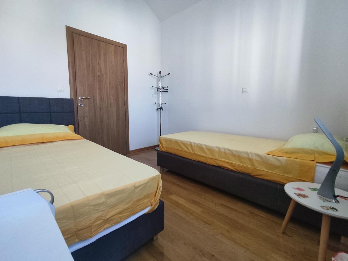 Sunny Attic Apartment With Balcony & Modern City Apartment With Outdoor Area, No Balcony Traù Esterno foto