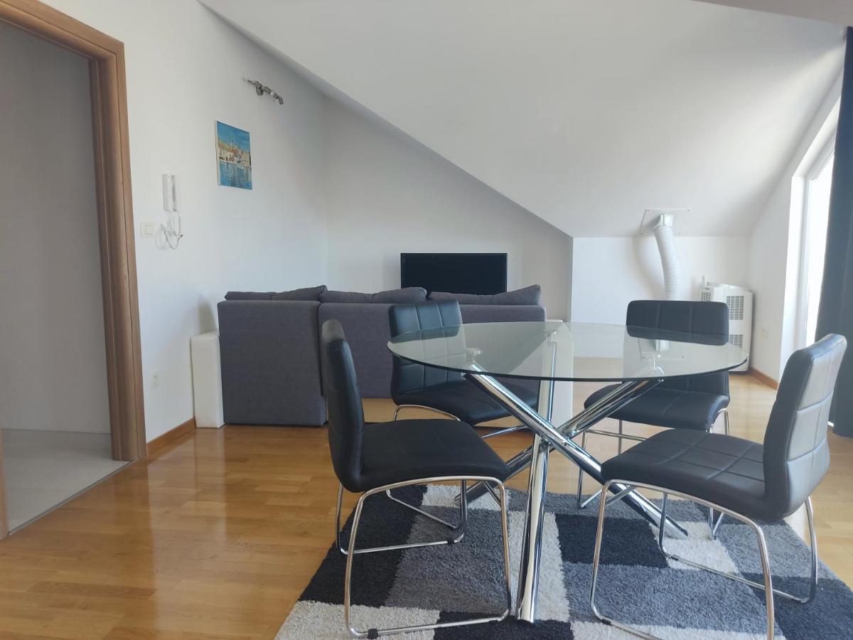 Sunny Attic Apartment With Balcony & Modern City Apartment With Outdoor Area, No Balcony Traù Esterno foto