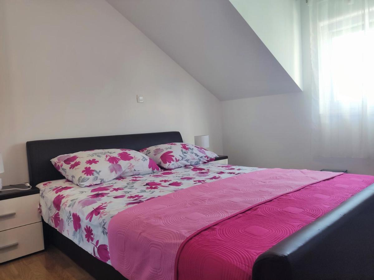 Sunny Attic Apartment With Balcony & Modern City Apartment With Outdoor Area, No Balcony Traù Esterno foto