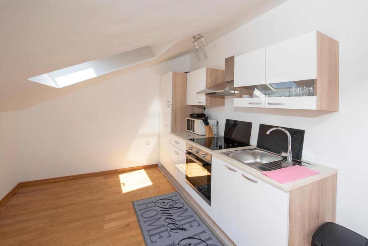 Sunny Attic Apartment With Balcony & Modern City Apartment With Outdoor Area, No Balcony Traù Esterno foto