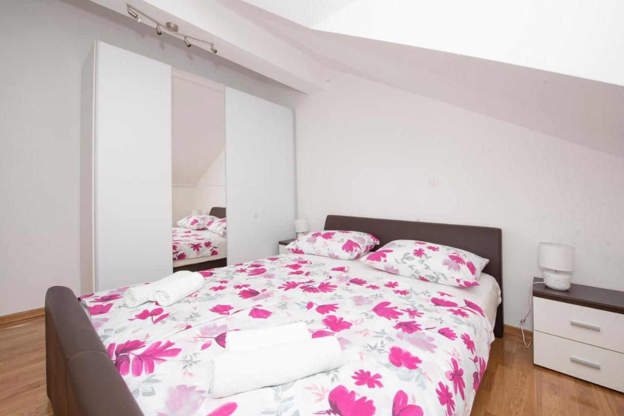Sunny Attic Apartment With Balcony & Modern City Apartment With Outdoor Area, No Balcony Traù Esterno foto