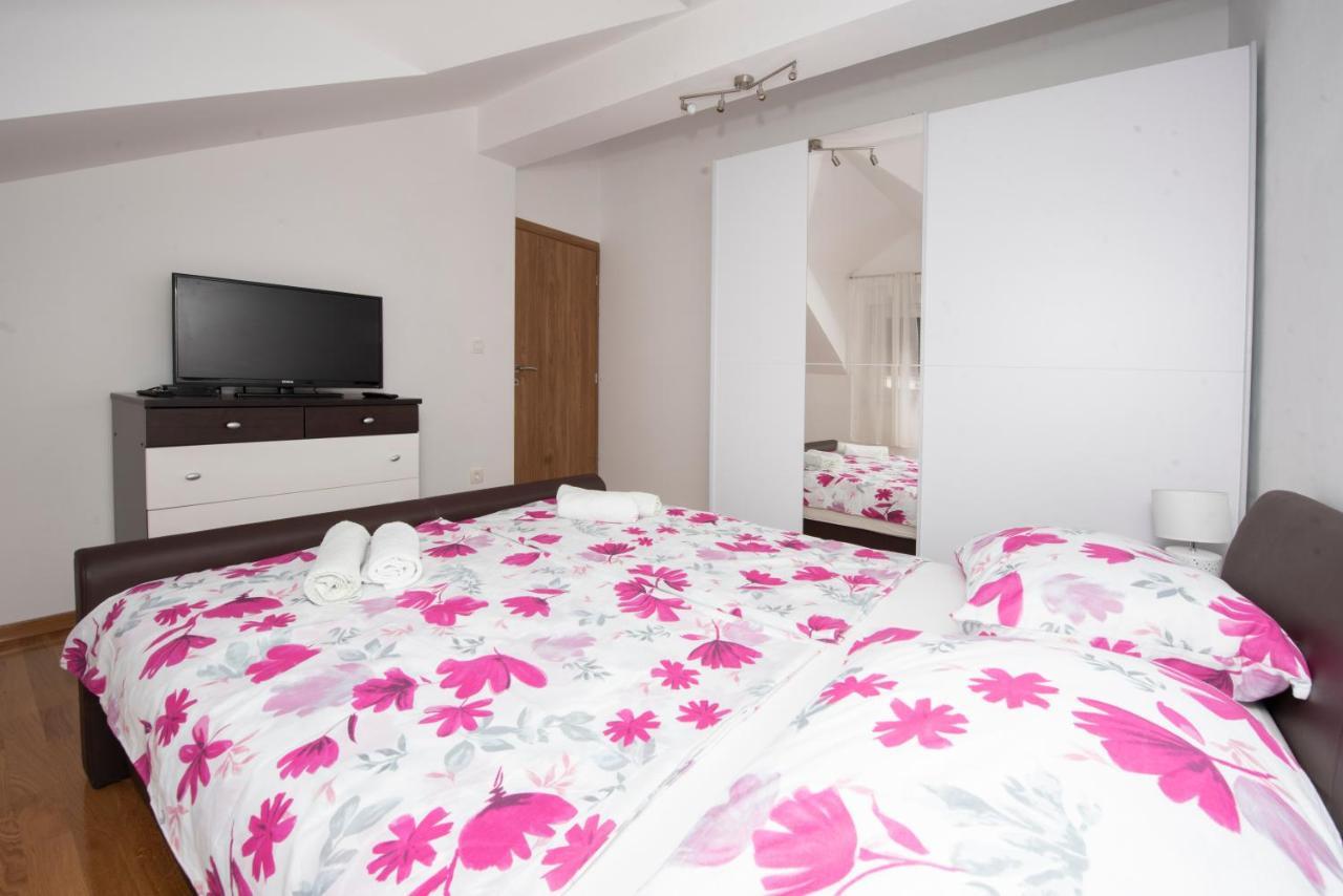 Sunny Attic Apartment With Balcony & Modern City Apartment With Outdoor Area, No Balcony Traù Esterno foto