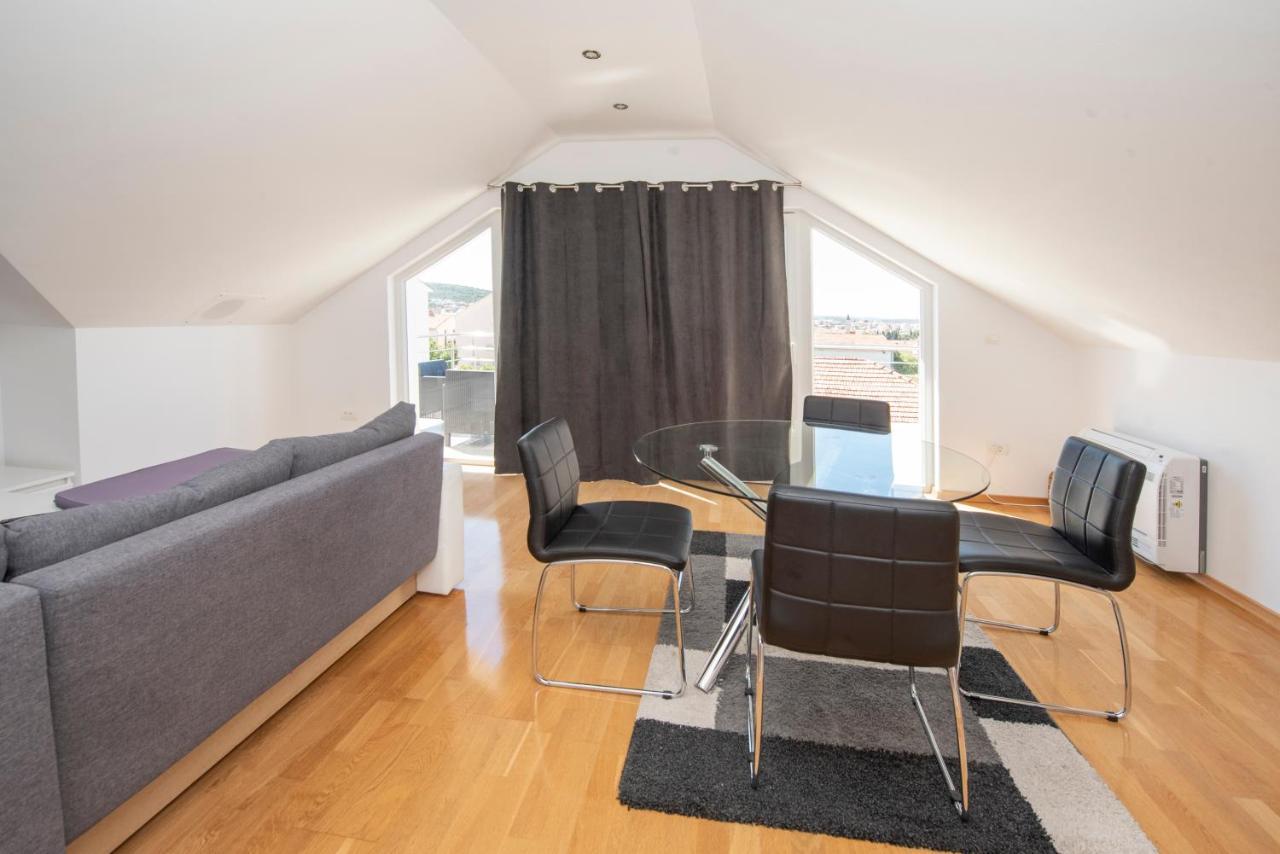 Sunny Attic Apartment With Balcony & Modern City Apartment With Outdoor Area, No Balcony Traù Esterno foto