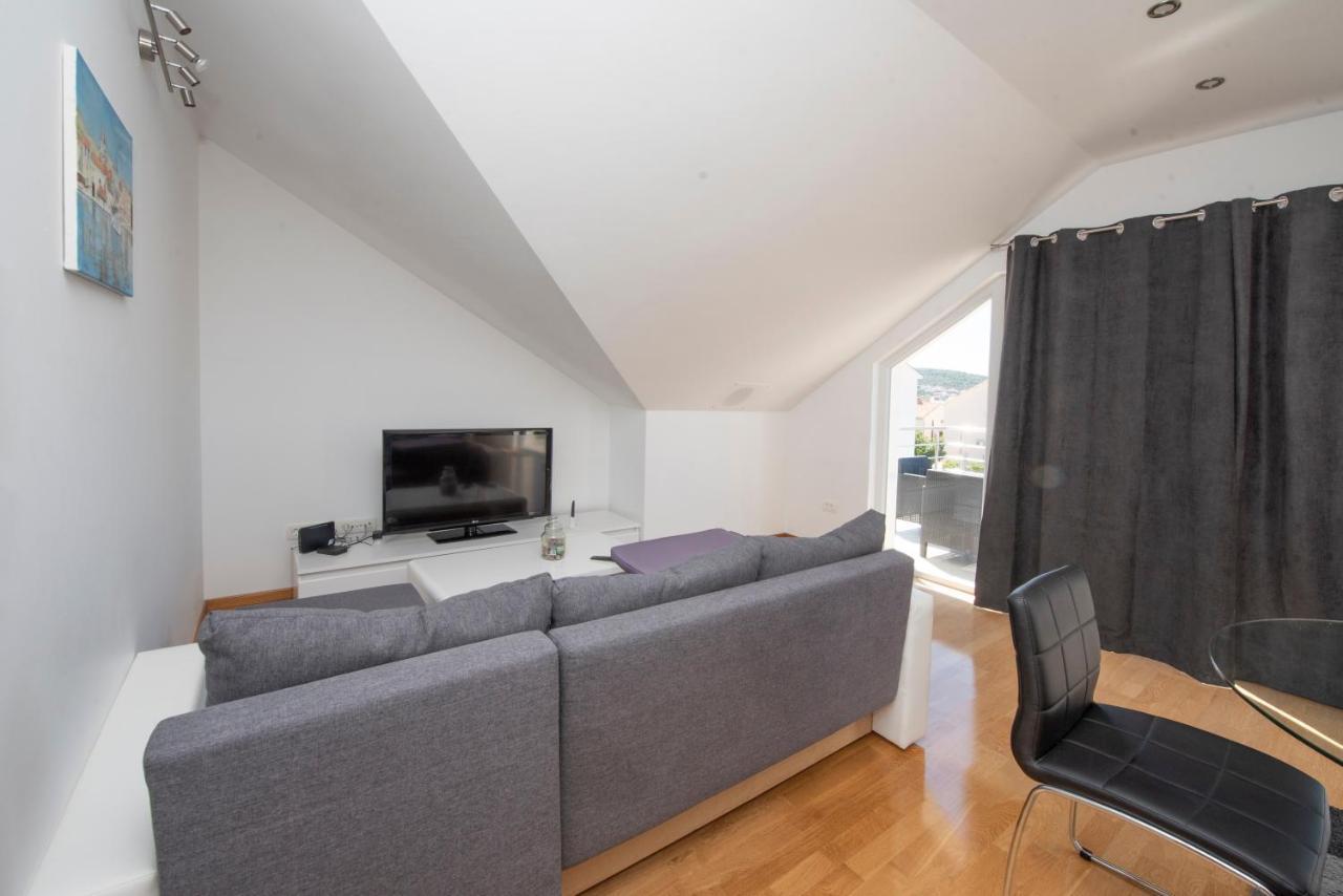 Sunny Attic Apartment With Balcony & Modern City Apartment With Outdoor Area, No Balcony Traù Esterno foto