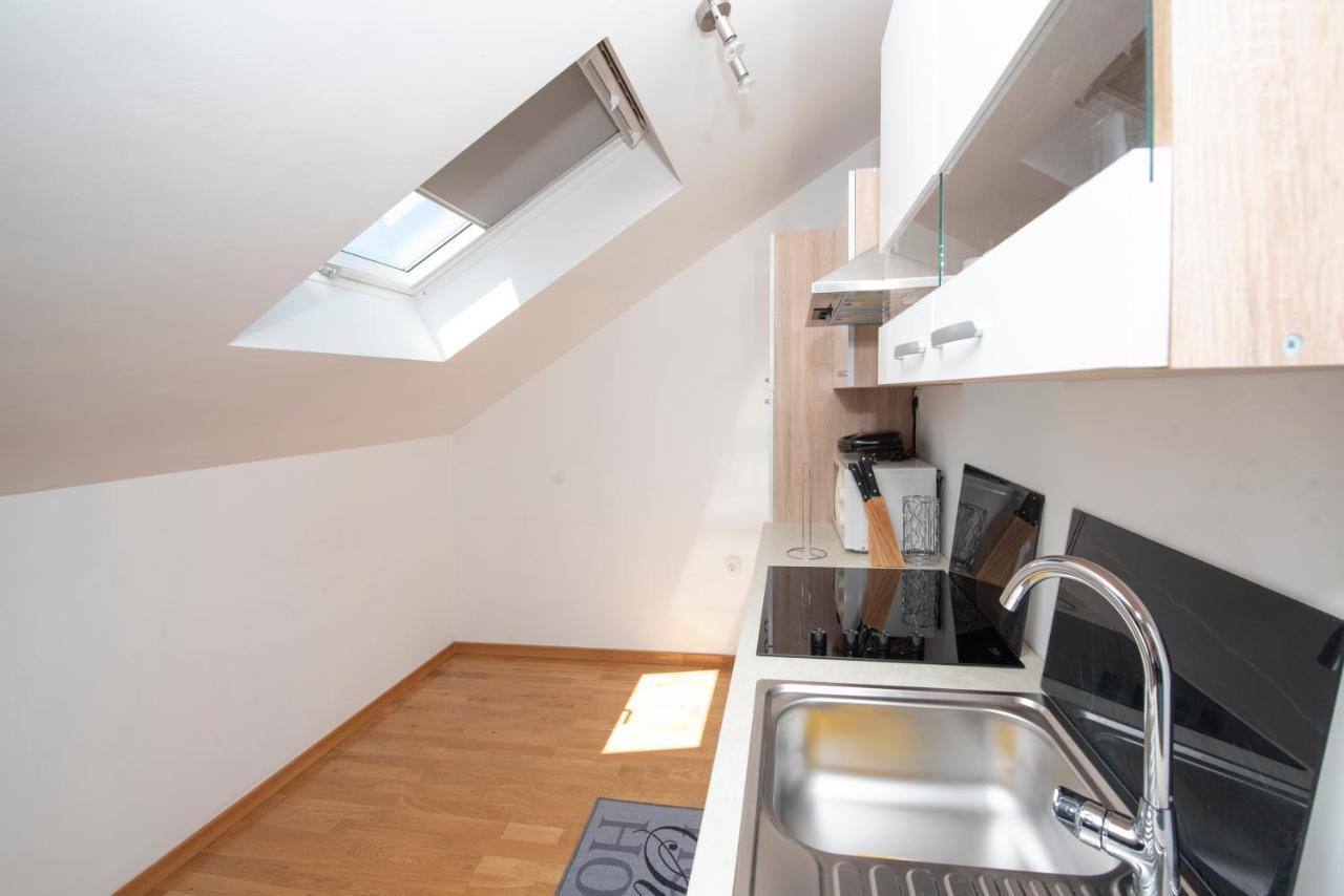 Sunny Attic Apartment With Balcony & Modern City Apartment With Outdoor Area, No Balcony Traù Esterno foto