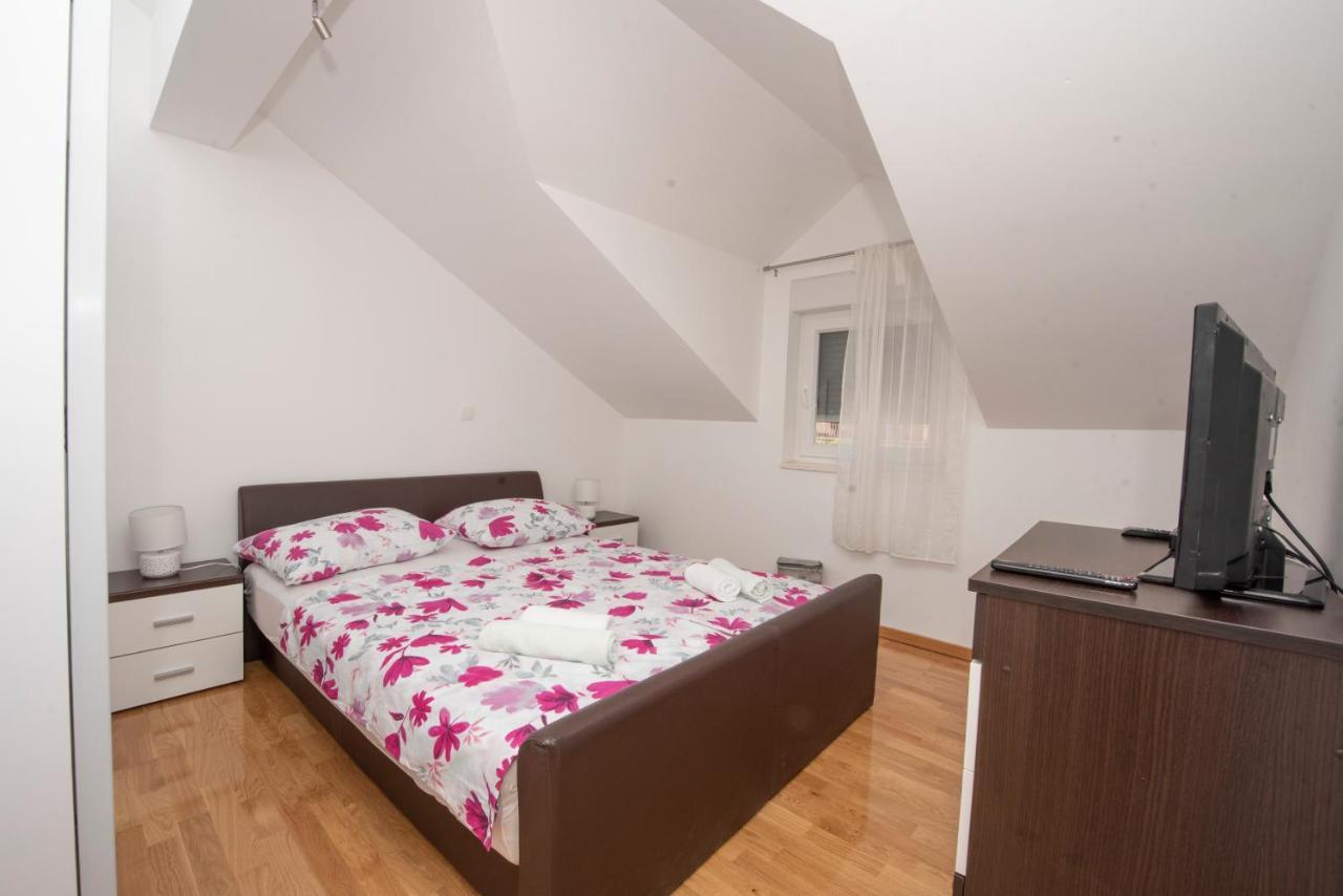 Sunny Attic Apartment With Balcony & Modern City Apartment With Outdoor Area, No Balcony Traù Esterno foto