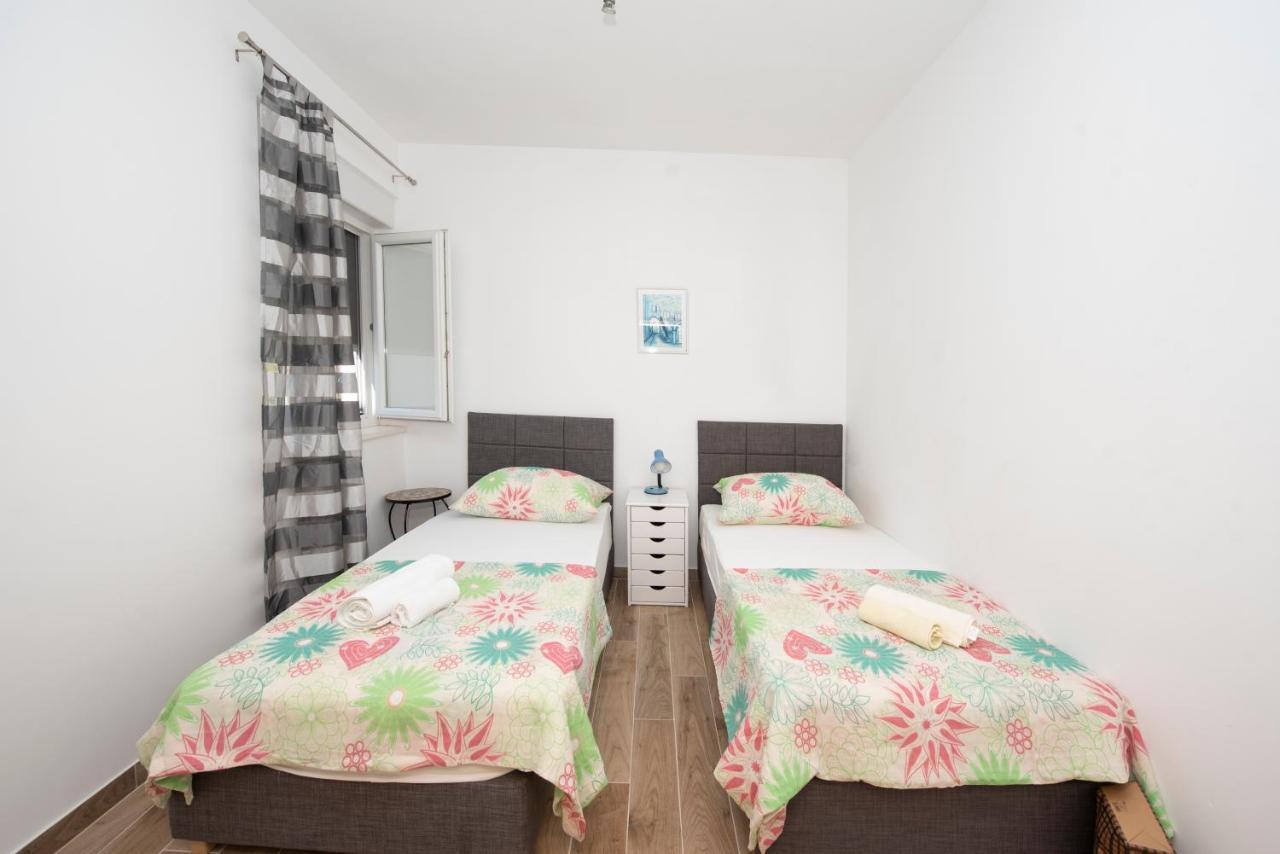 Sunny Attic Apartment With Balcony & Modern City Apartment With Outdoor Area, No Balcony Traù Esterno foto